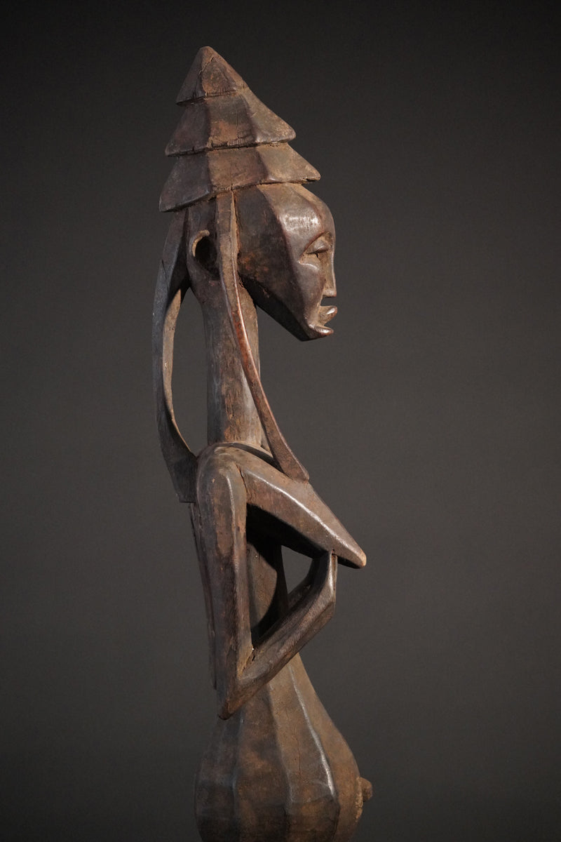 A Bamana Gwandusu Araba seated