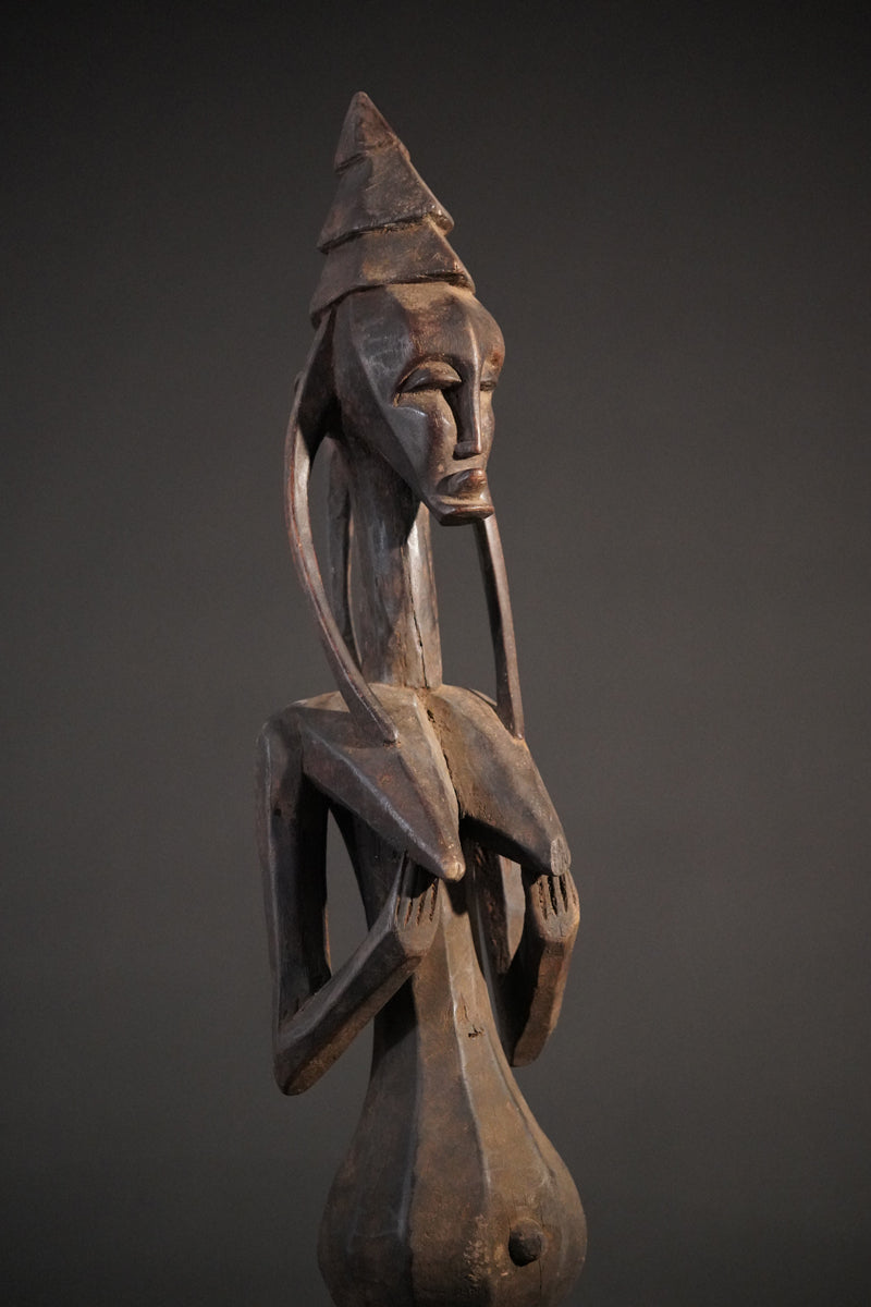 A Bamana Gwandusu Araba seated