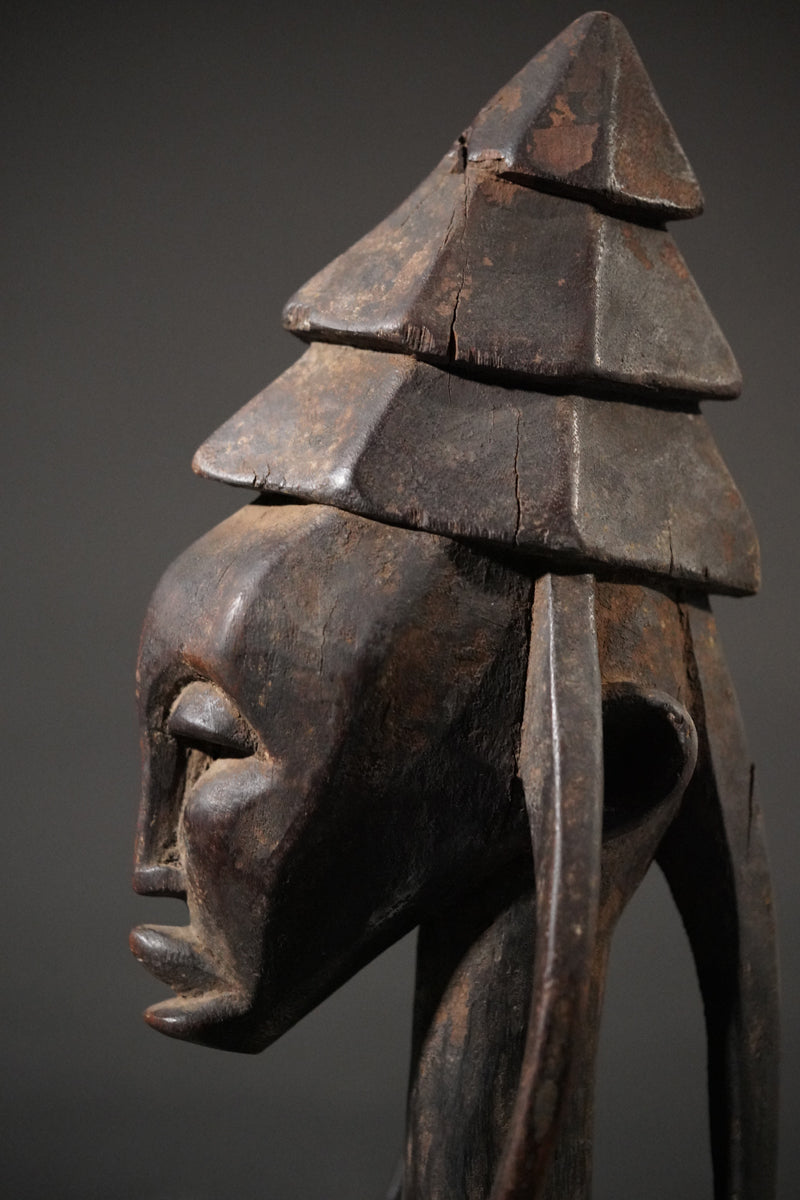 A Bamana Gwandusu Araba seated