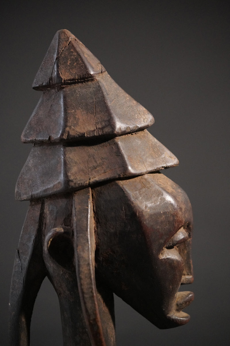 A Bamana Gwandusu Araba seated