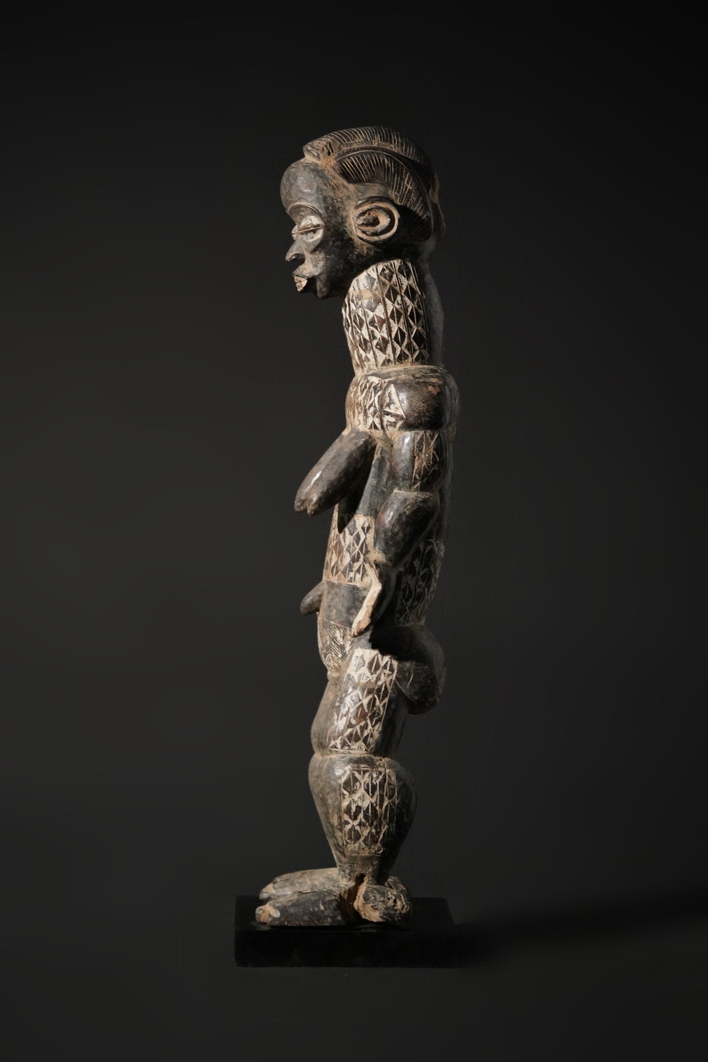 A female Bété sculpture