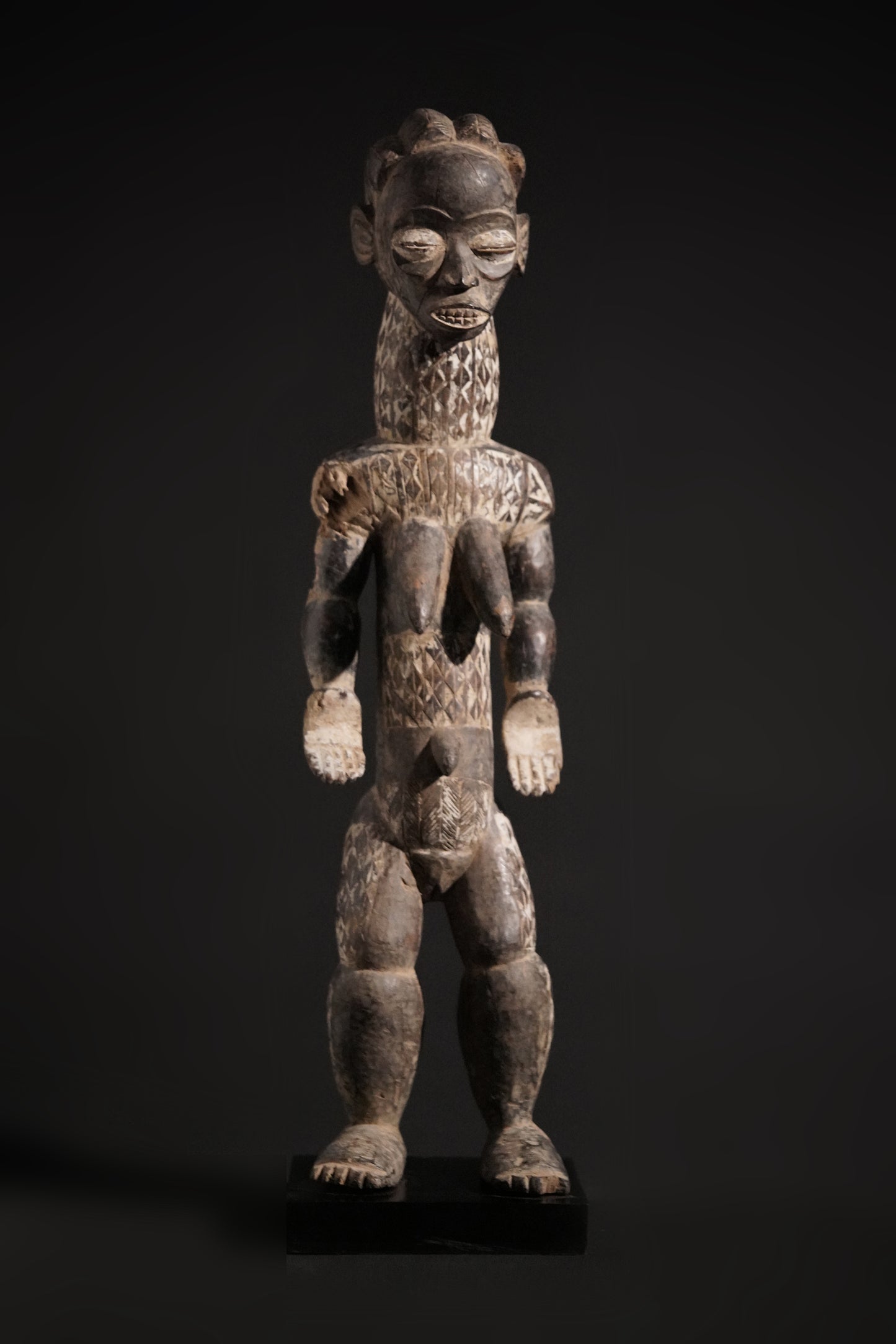 A female Bété sculpture