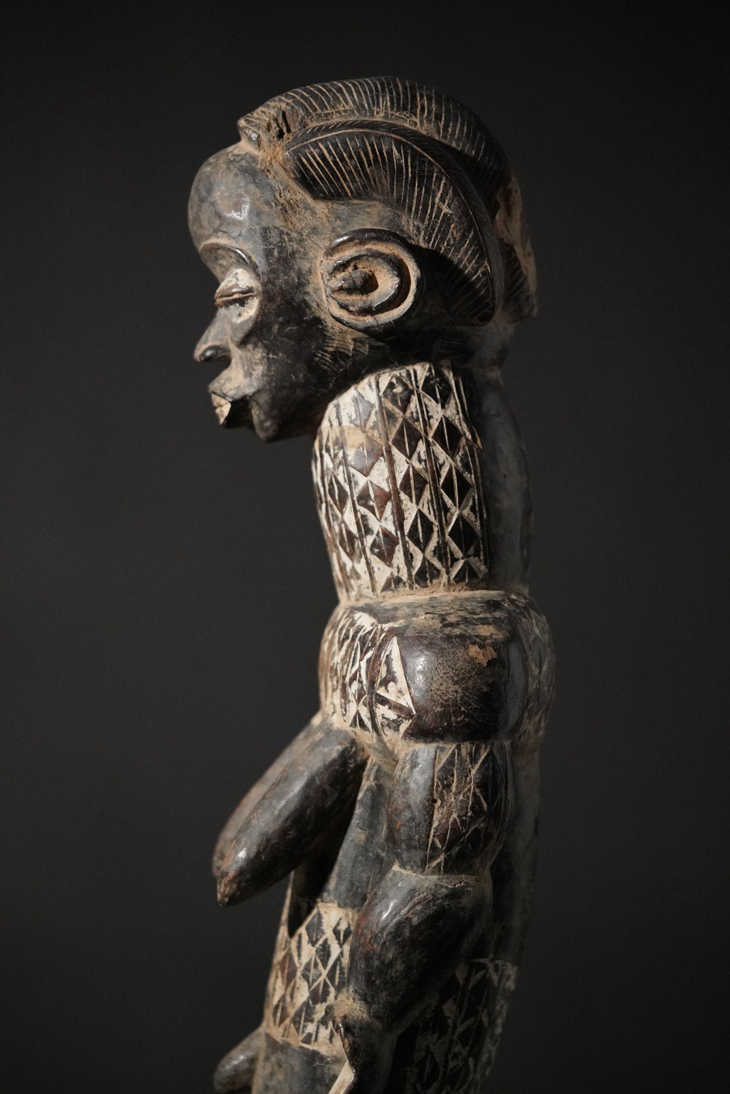 A female Bété sculpture