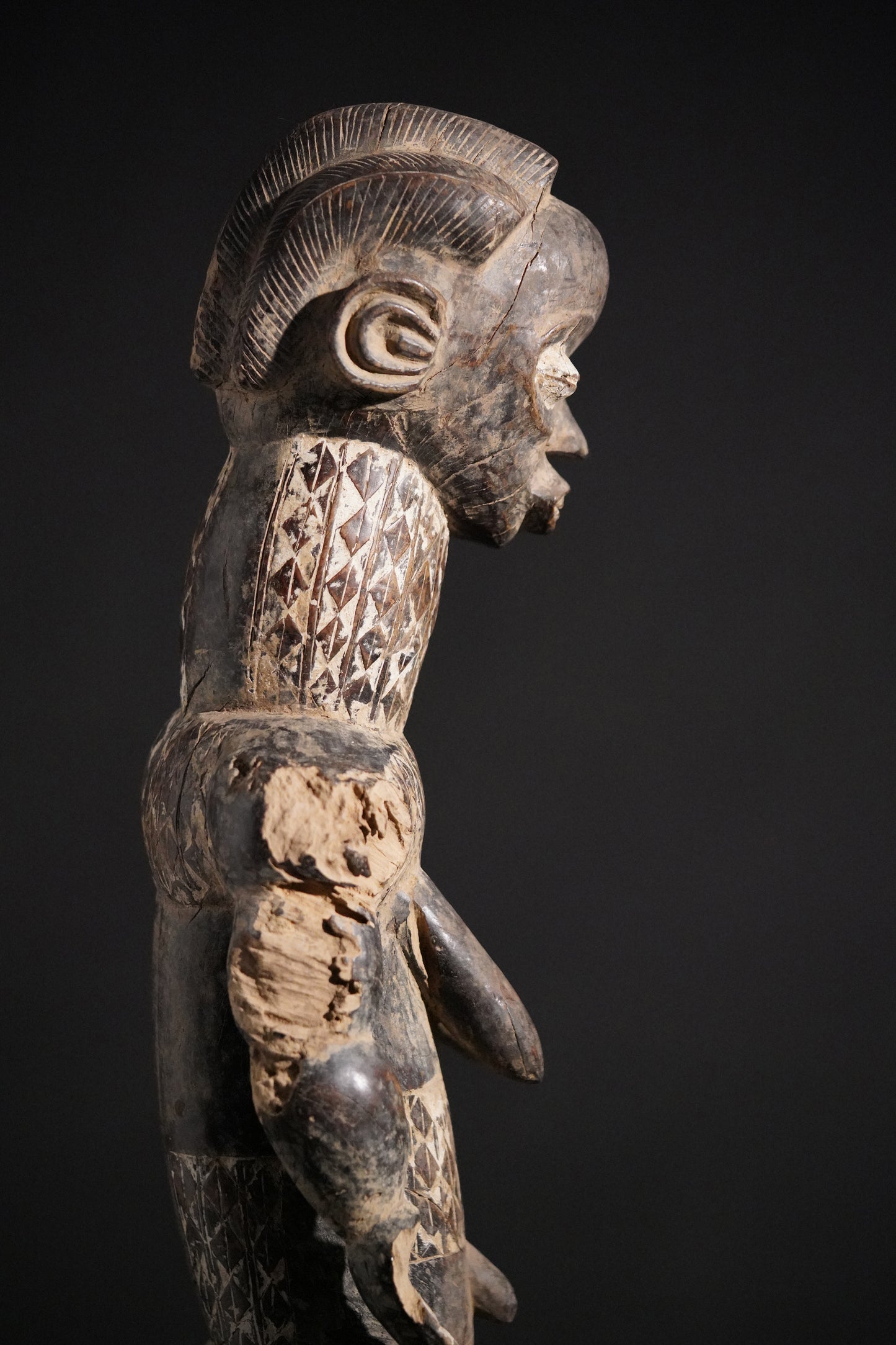 A female Bété sculpture