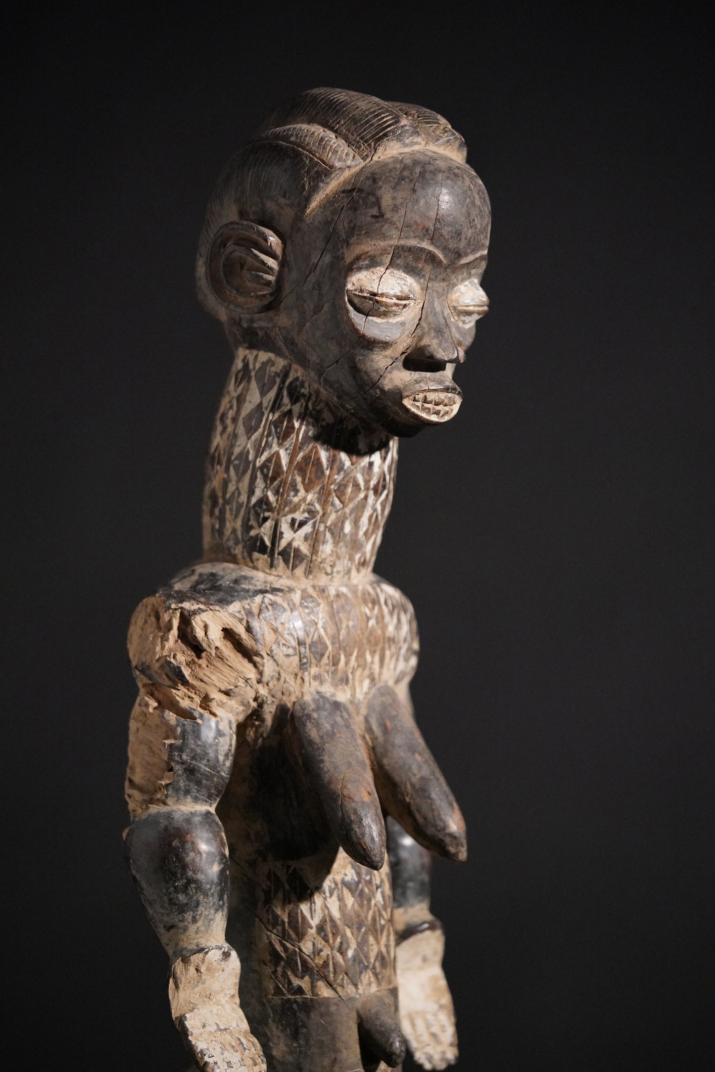 A female Bété sculpture