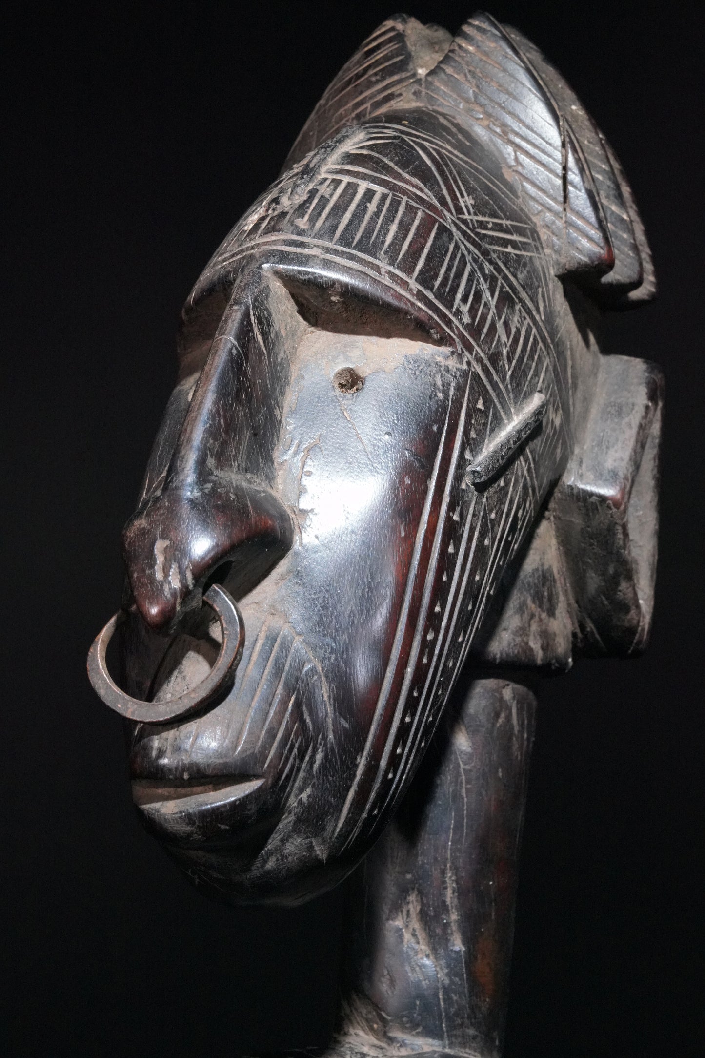 A female Kala (Bamana) sculpture