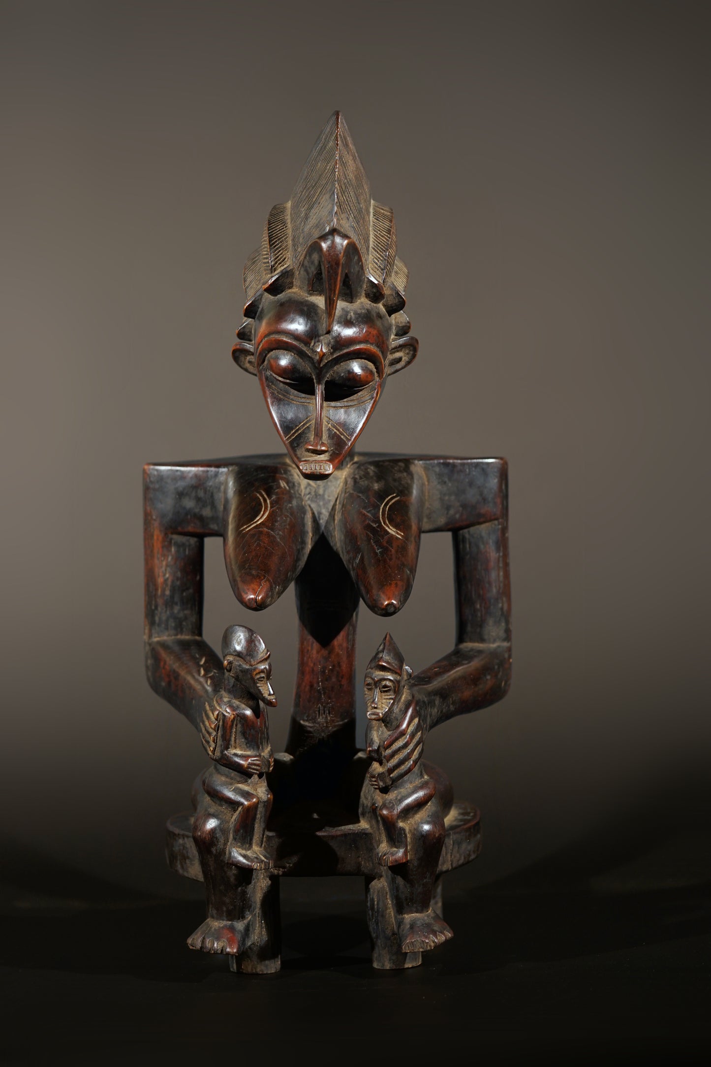 A remarkable Senufo maternity