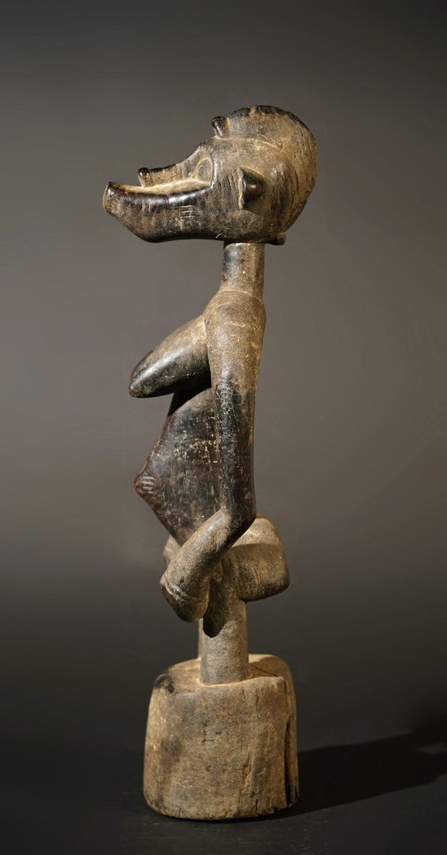 A female Senufo Rhytmpounder, called Deblé