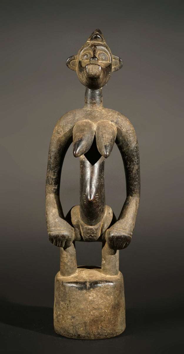 A female Senufo Rhytmpounder, called Deblé