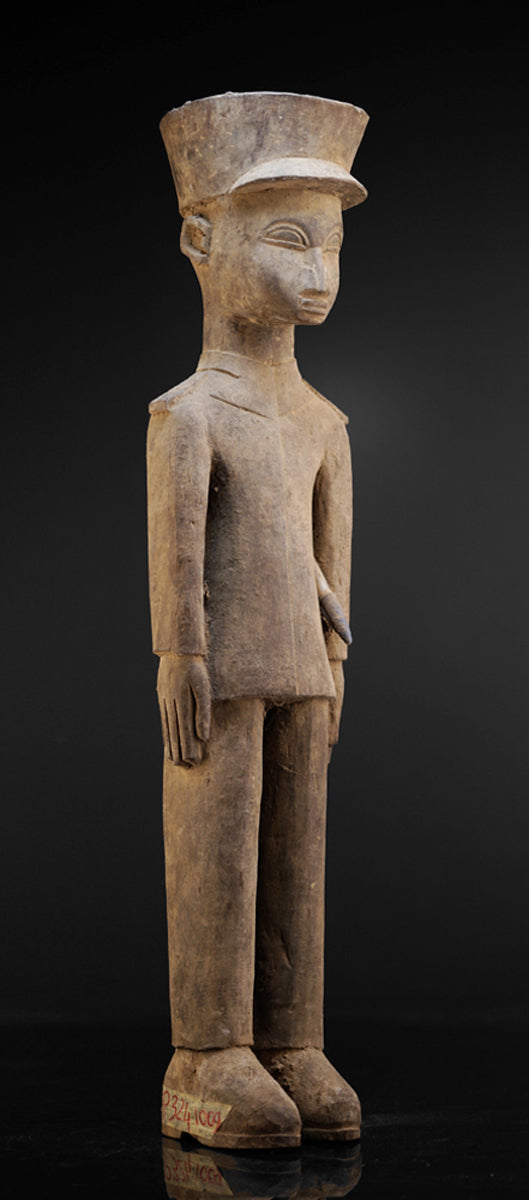 A so called "Colon-Sculpture" of Kilite Noufe