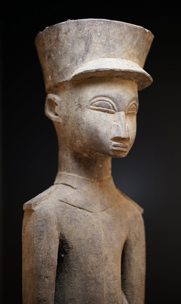 A so called "Colon-Sculpture" of Kilite Noufe