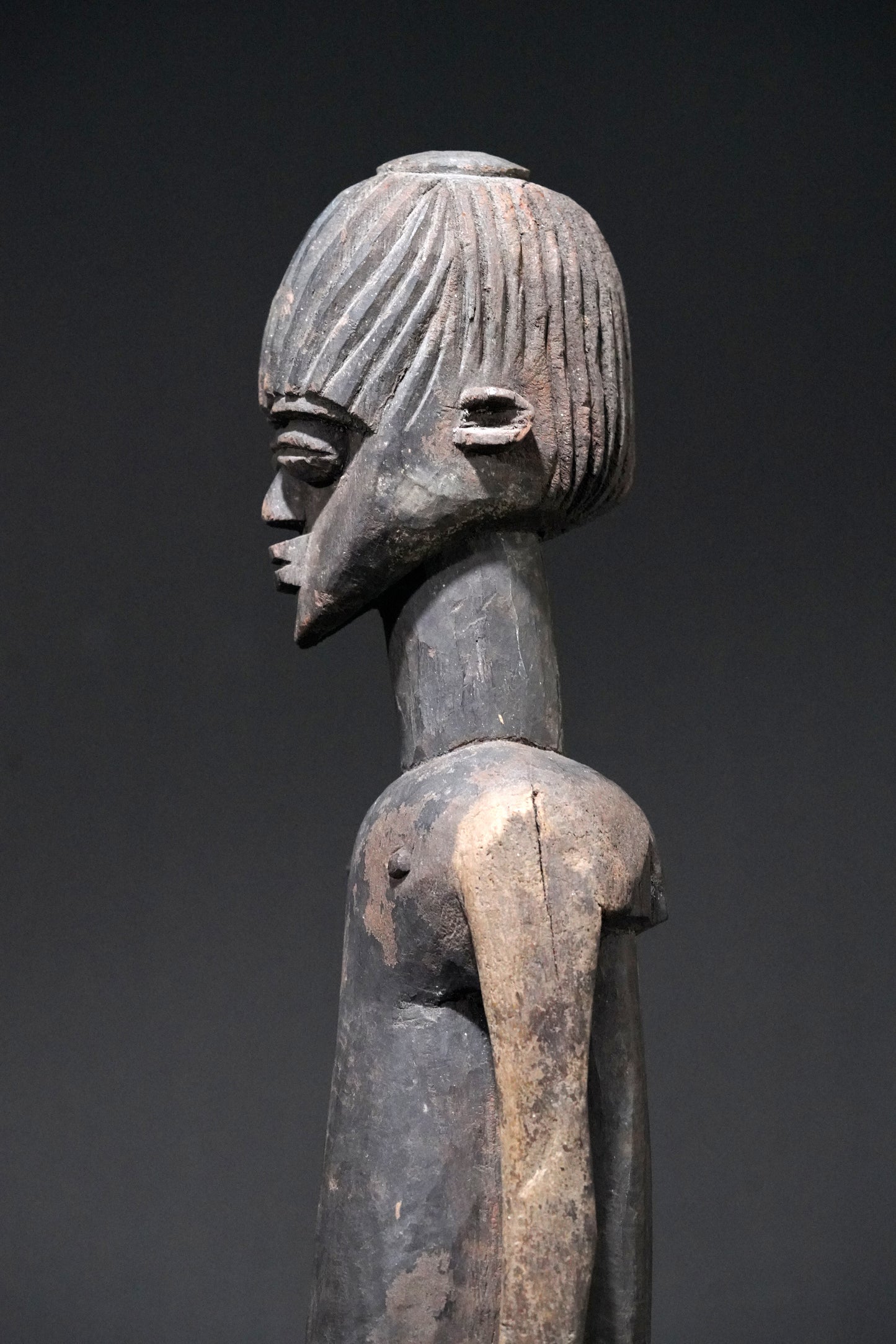 A male Lobi sculpture