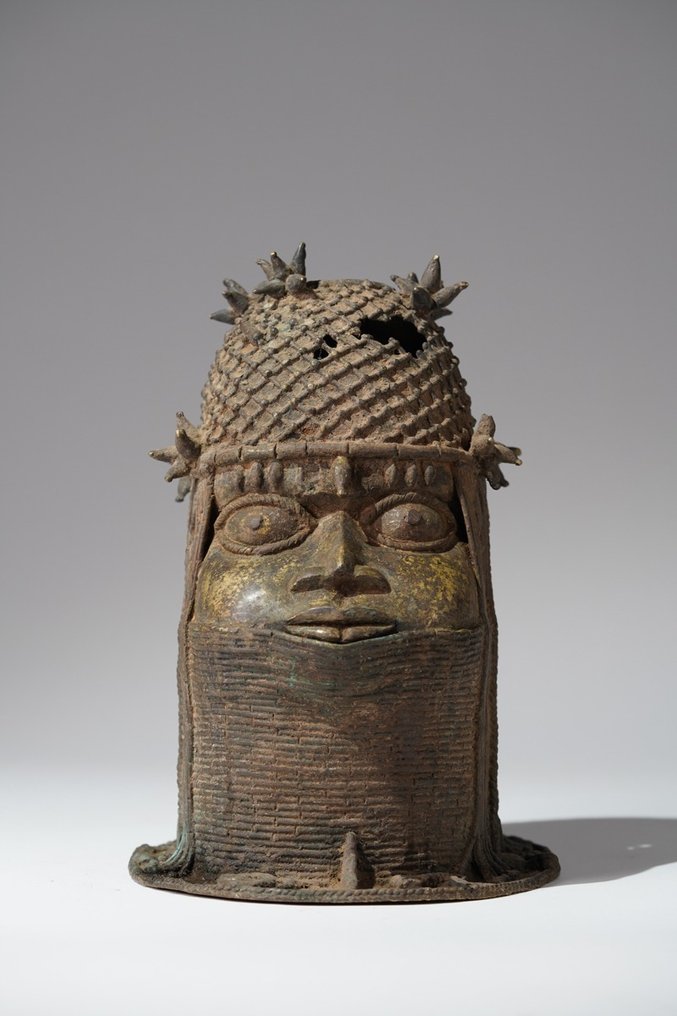 A commemorative Ọba head, Uhunmwu Elao