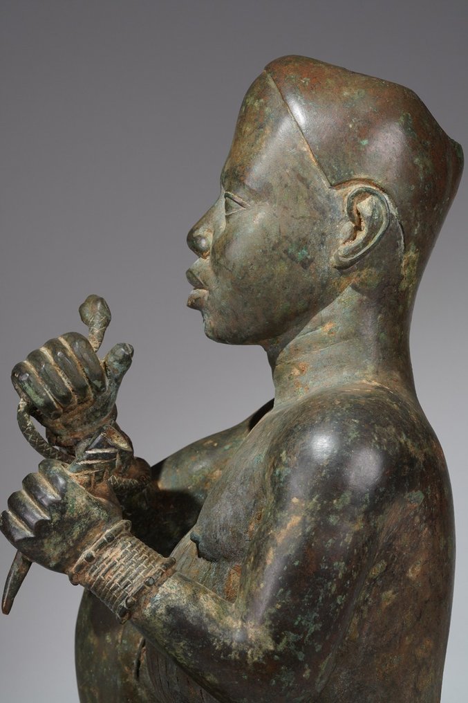 A Bronze sculpture in the style of Tada