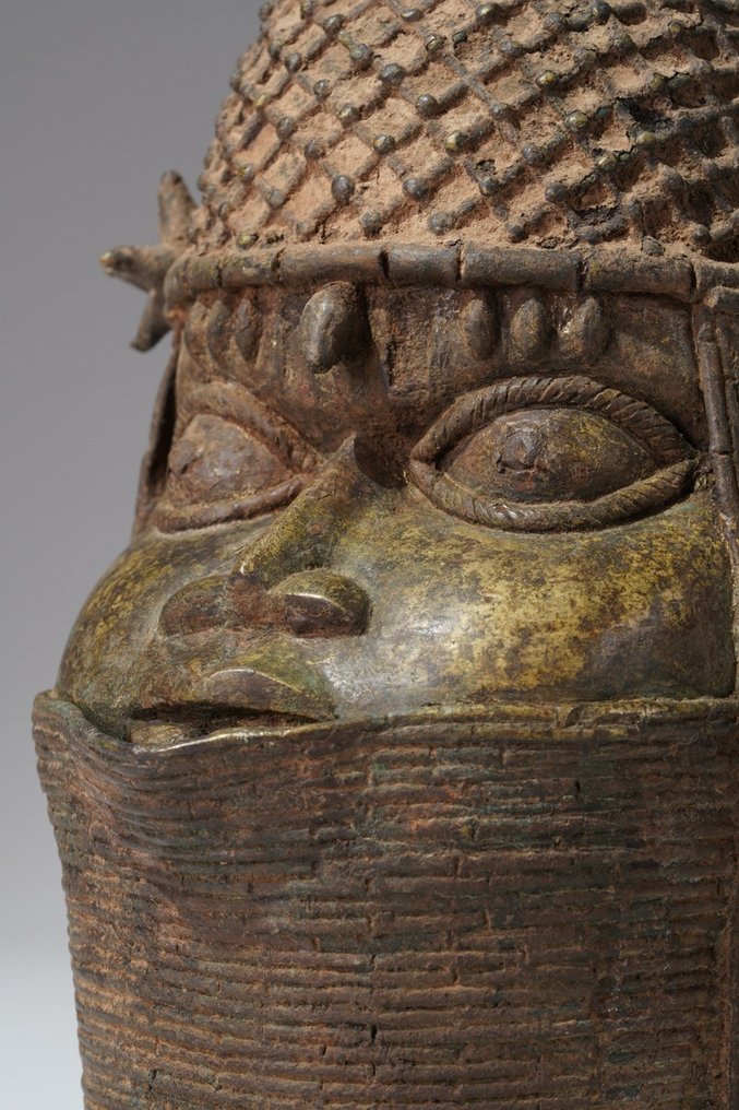 A commemorative Ọba head, Uhunmwu Elao