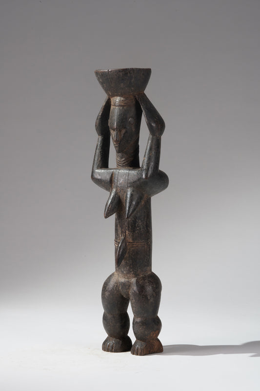 A female Bété sculpture