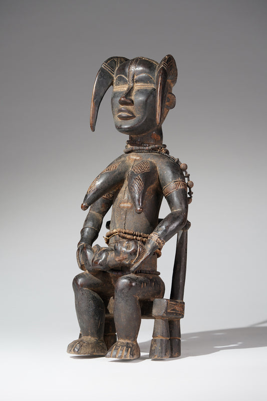 A Dan/guerre maternity