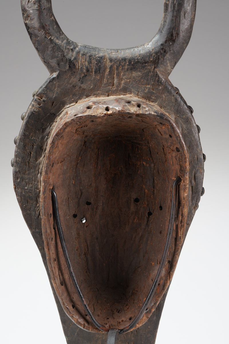 An atypical Grebo mask