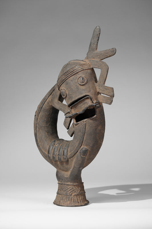 A gnemi bronze