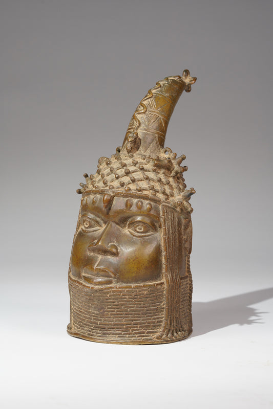 An Uhunmwu Elao commemorative head