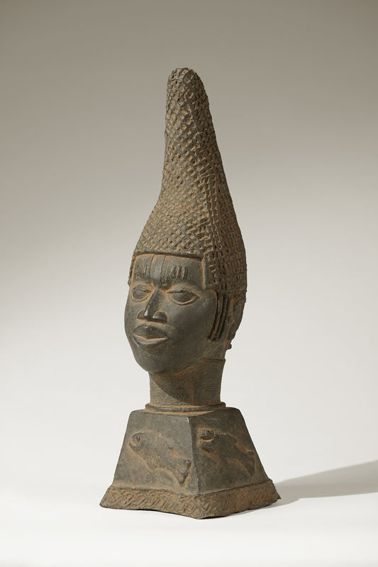An bronze head of Queen Idia