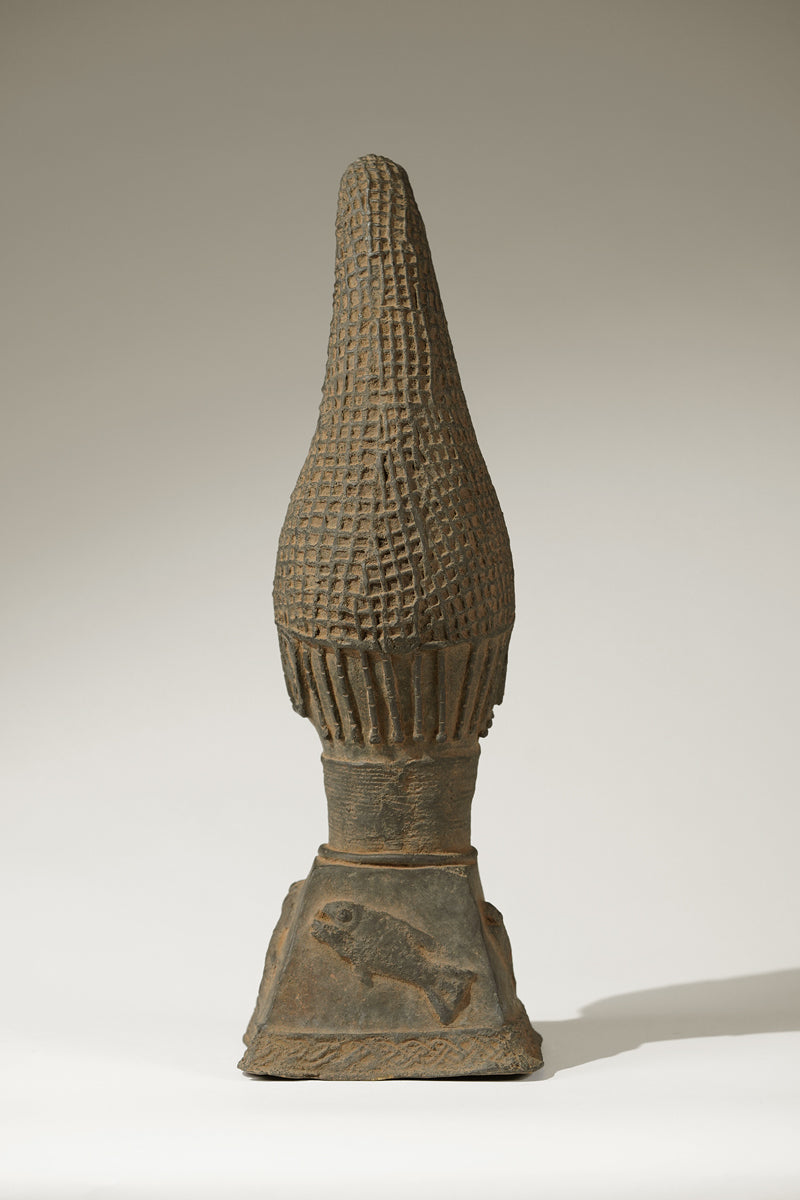 An bronze head of Queen Idia