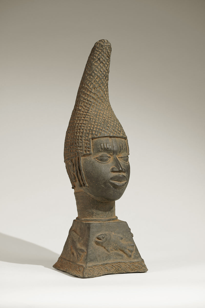 An bronze head of Queen Idia