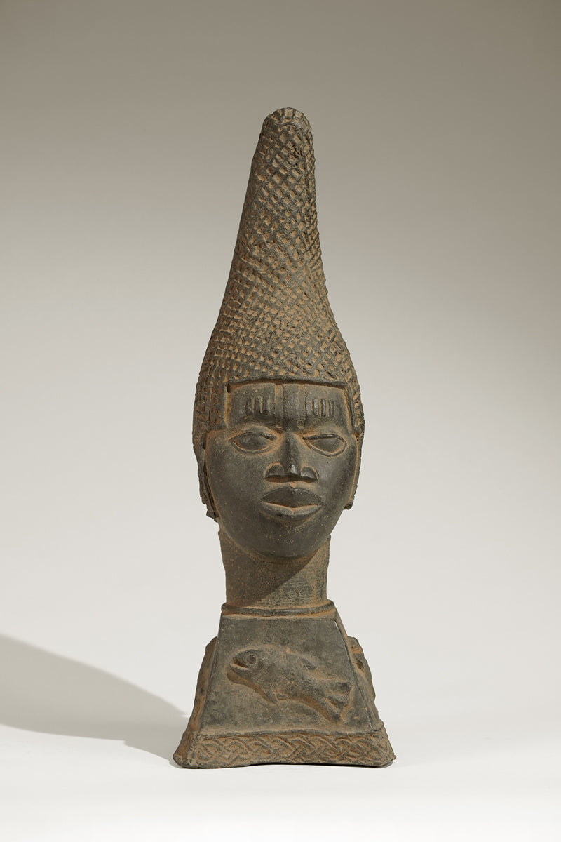 An bronze head of Queen Idia