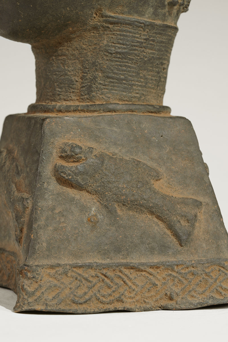 An bronze head of Queen Idia