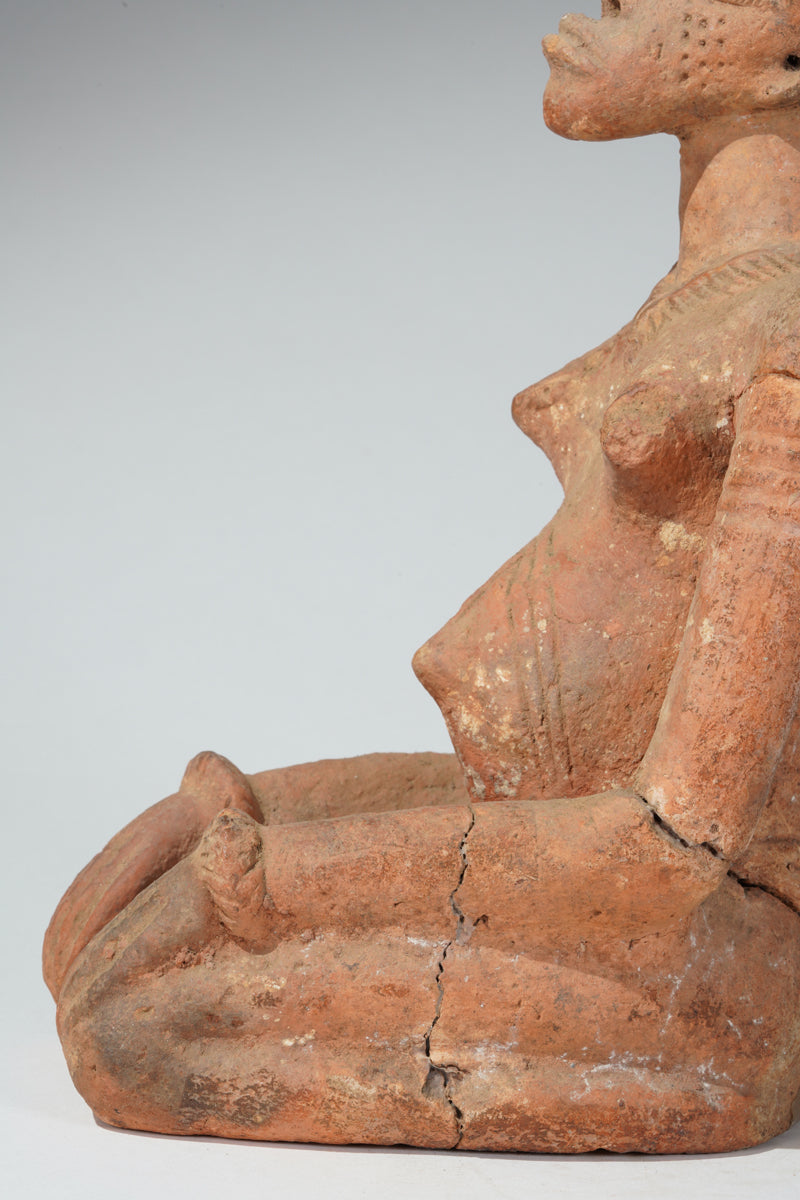 A Djenne terracotta figure