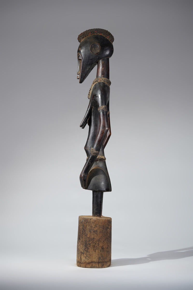 A female Senufo Rhythm pounder