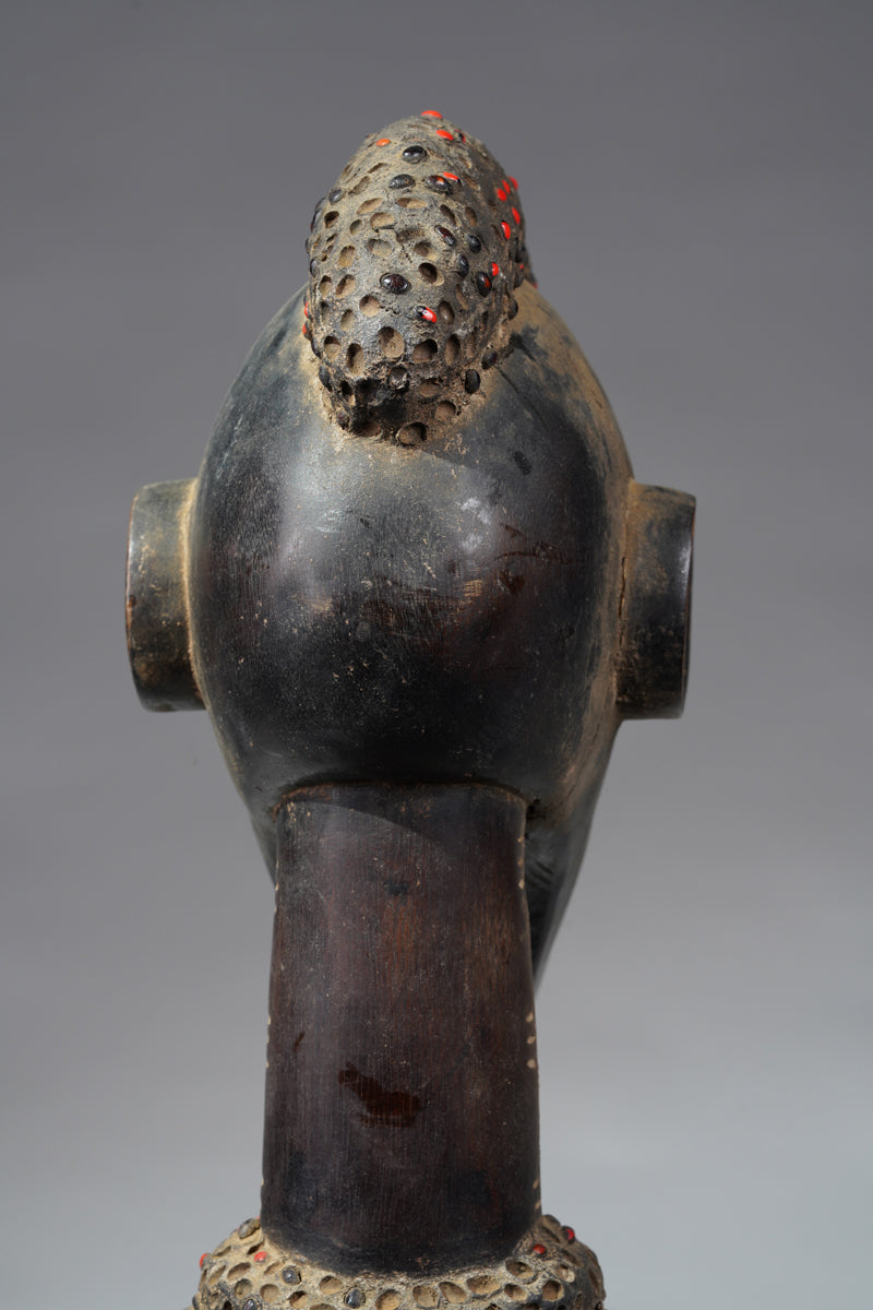 A female Senufo Rhythm pounder