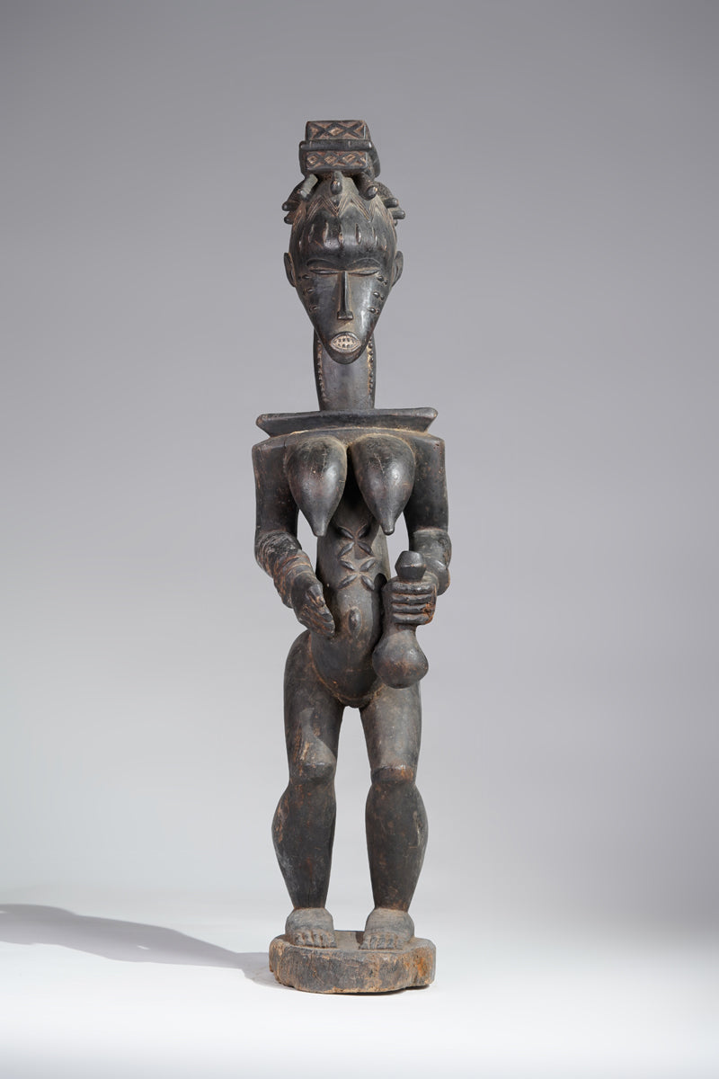 A female Guro sculpture