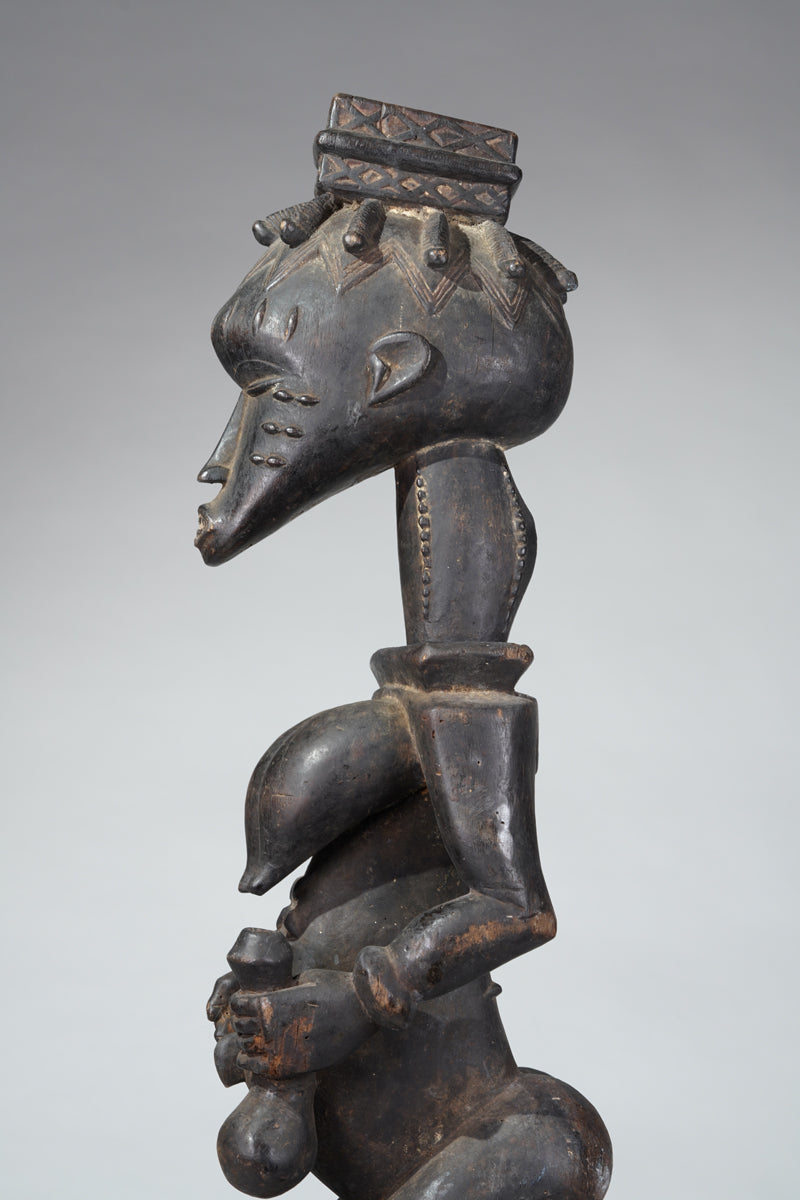 A female Guro sculpture