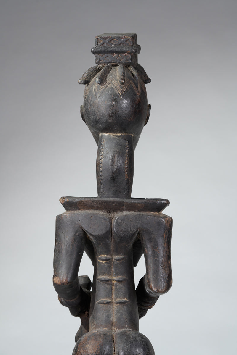 A female Guro sculpture