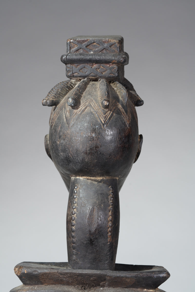 A female Guro sculpture