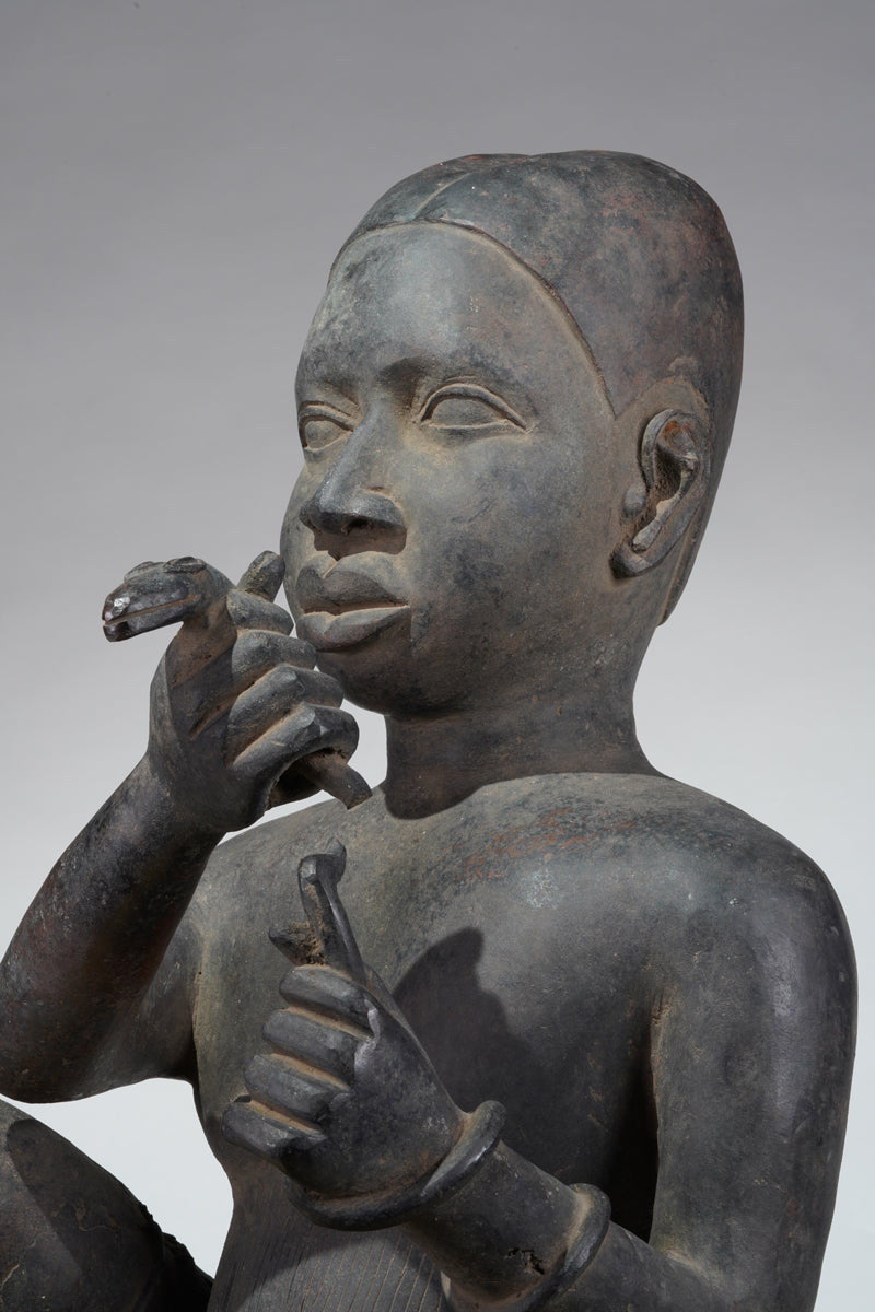 A Bronze sculpture in the style of Tada – Galerie Wolfgang Jaenicke