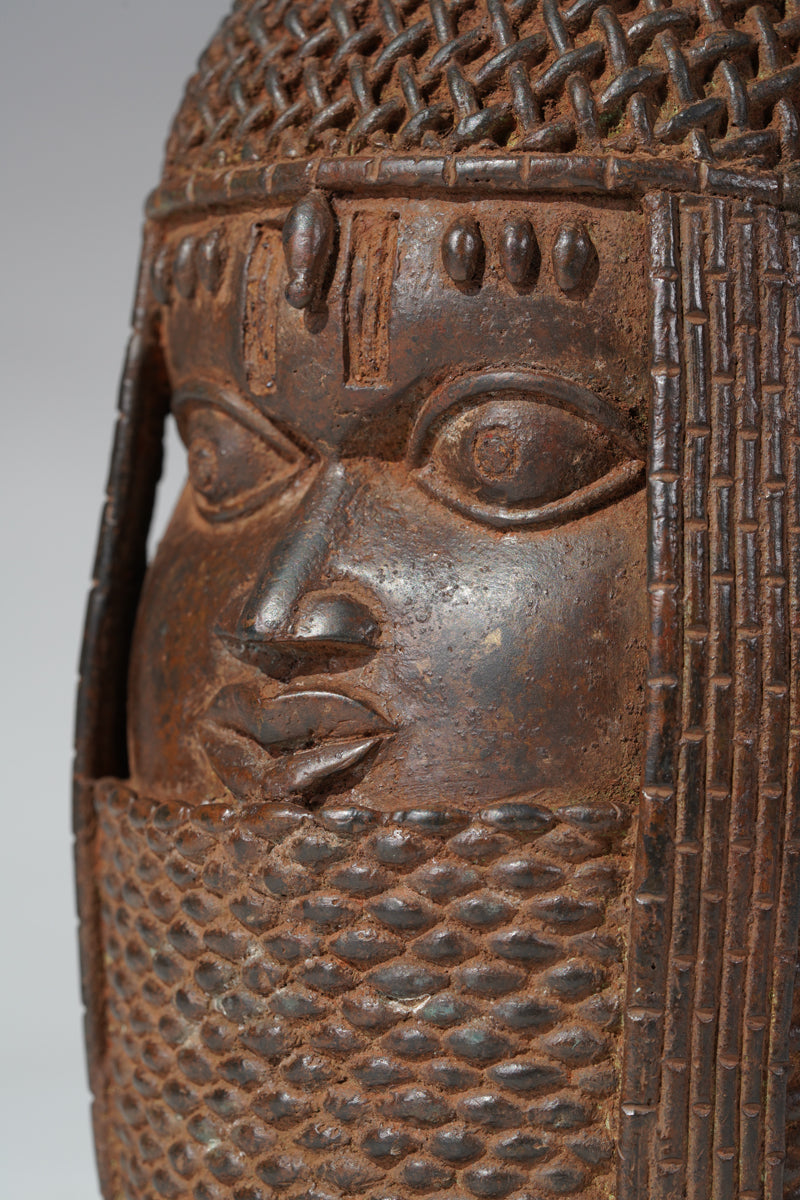 An Uhunmwu-Elao, Commemorative head