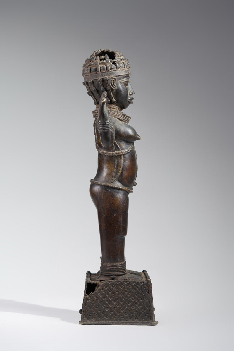 An Okhuo female