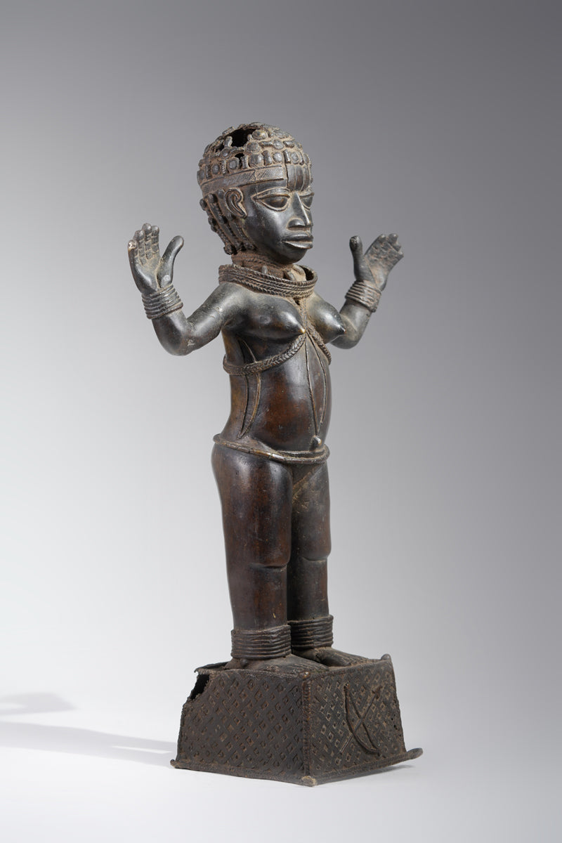 An Okhuo female