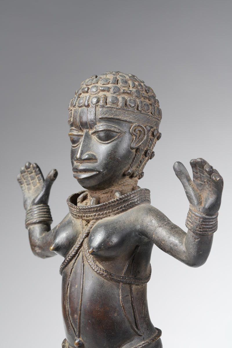 An Okhuo female