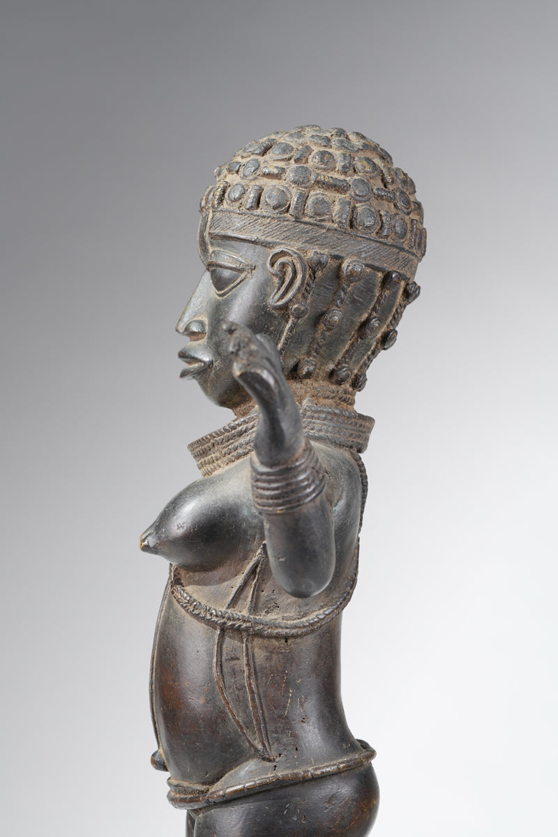 An Okhuo female