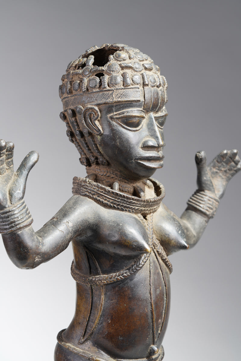 An Okhuo female