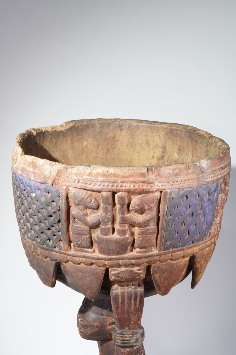 A Yoruba bowlkeeper