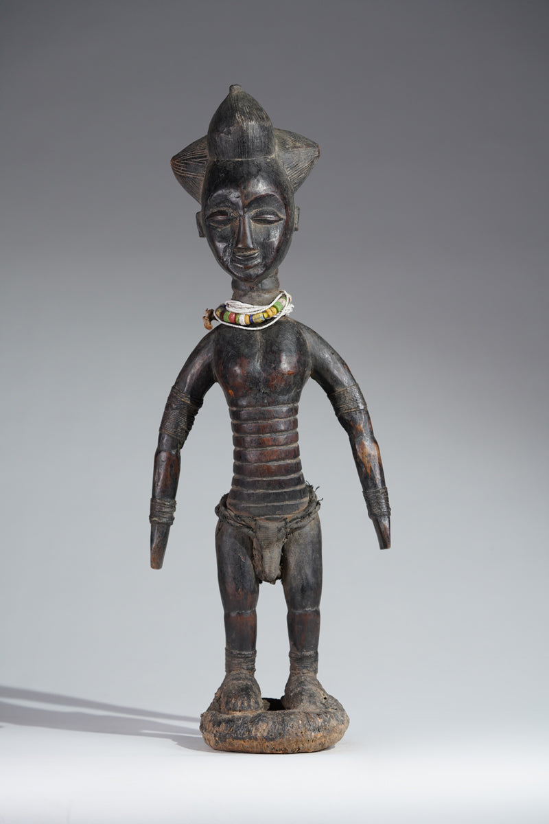 An Attié statue couple