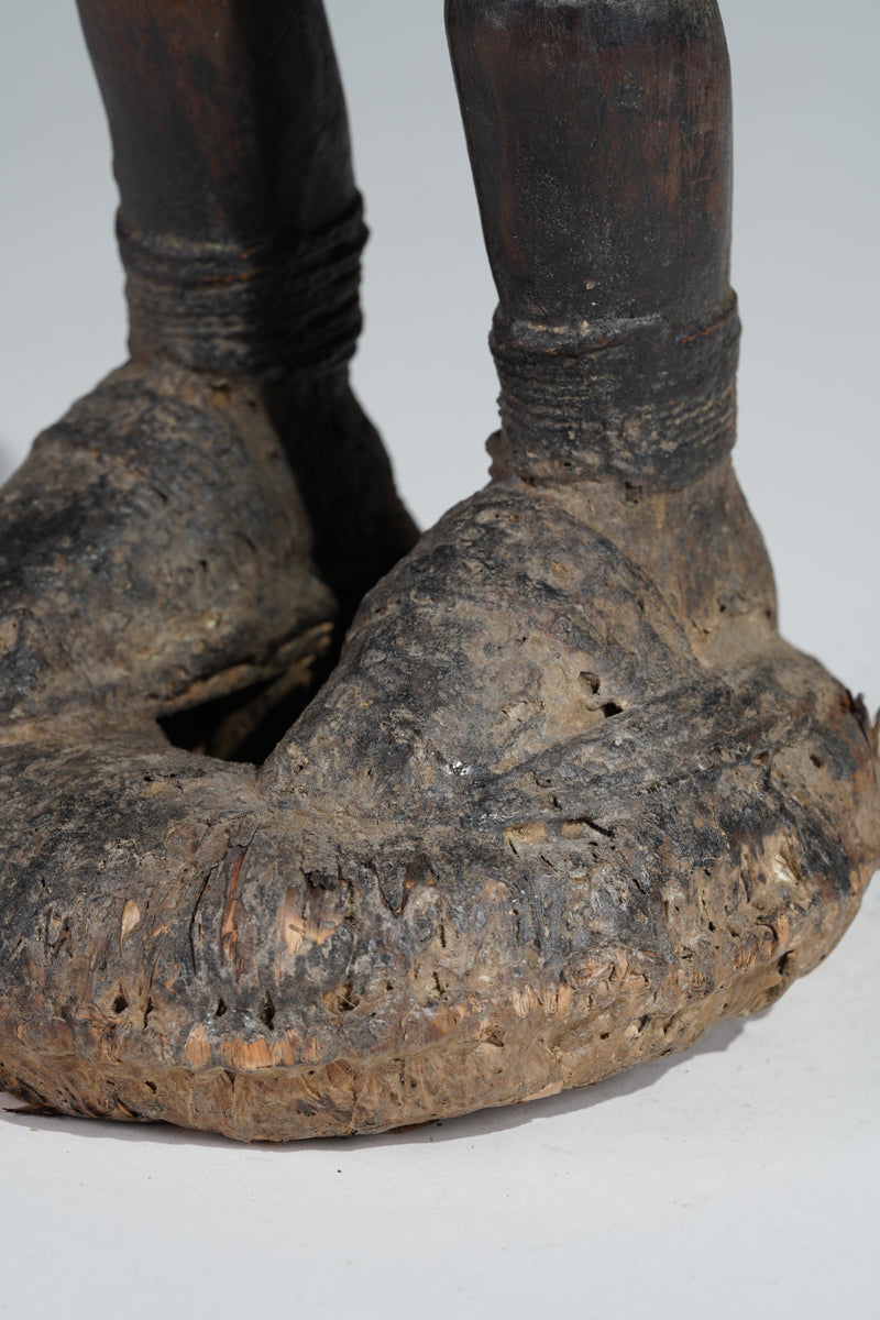 An Attié statue couple