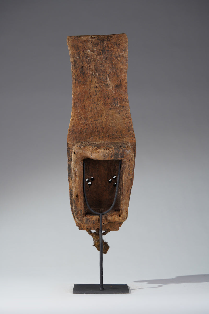 An elegant Grebo mask