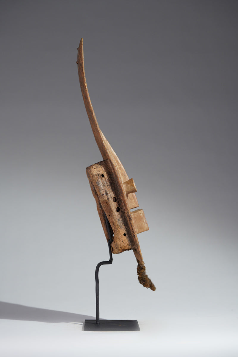 An elegant Grebo mask