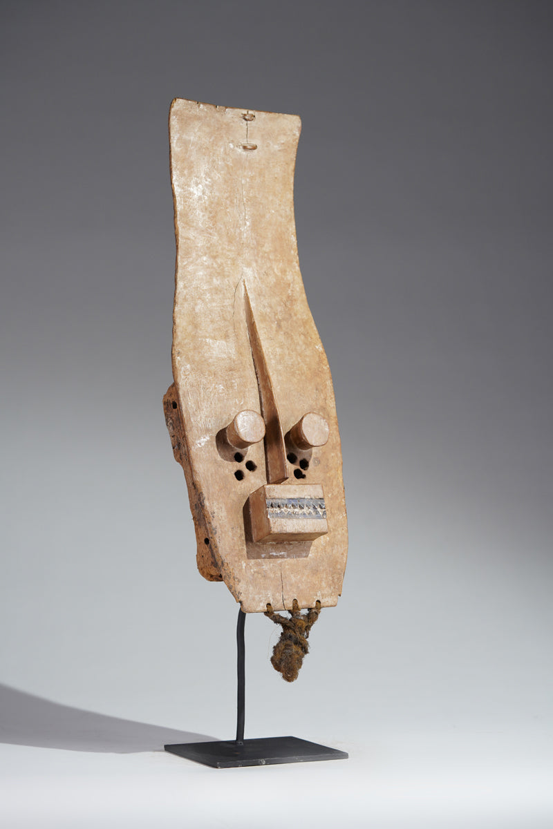 An elegant Grebo mask