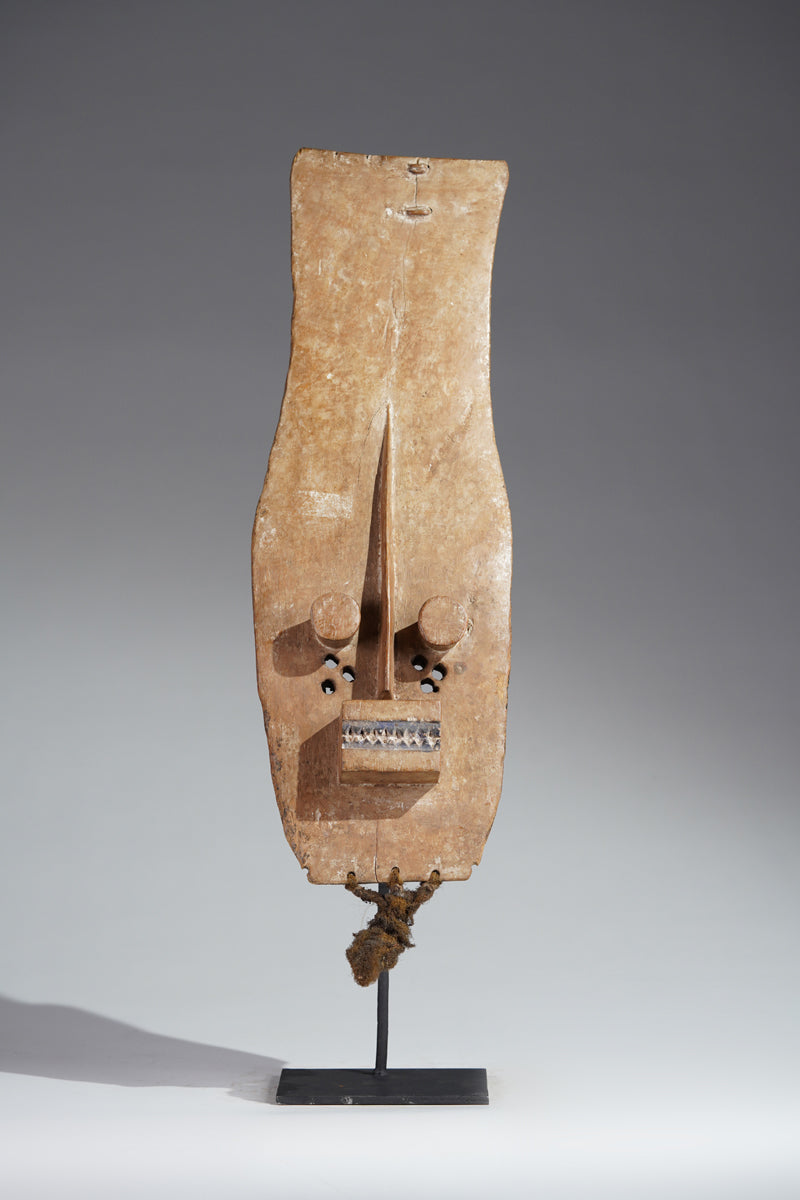 An elegant Grebo mask